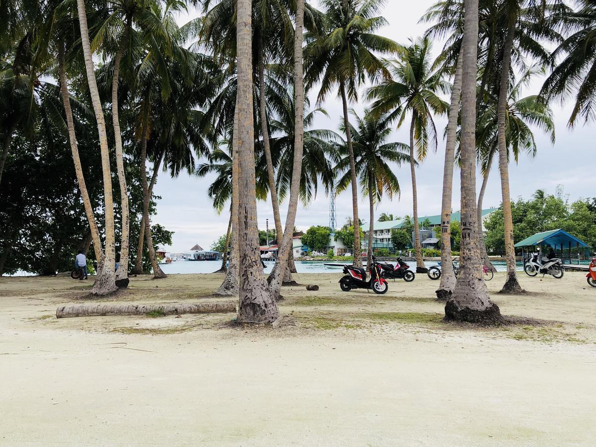 Sunset Holidays Huraa Esterno foto